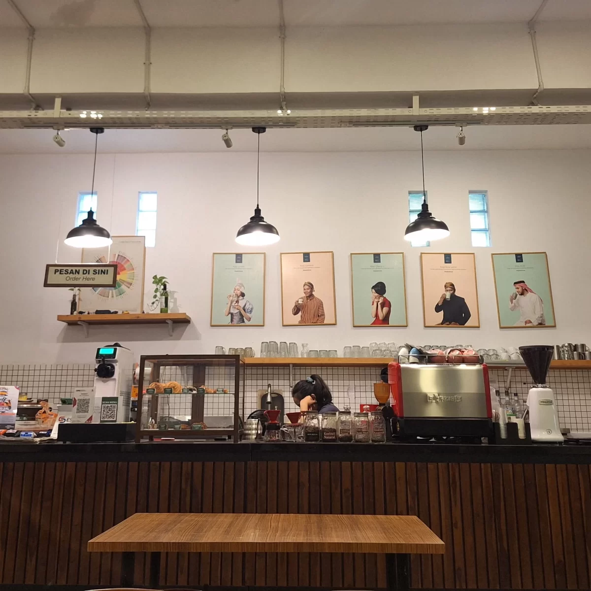 Gambar 1. Sebuah kafe di Area Kota Lama Semarang (Aput, 2025)